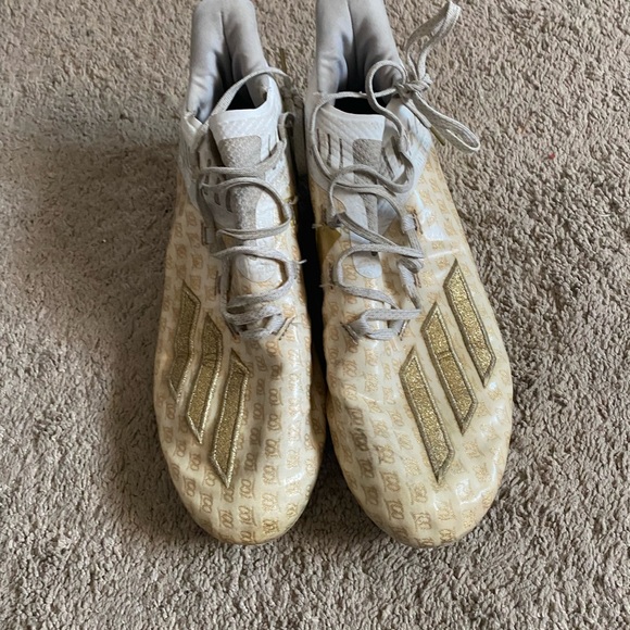 I just got done with my football season and i grow out of my cleats - Picture 3 of 4